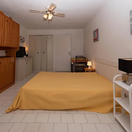 Apartment Climatise Au Lavandou, 1er Etage, Acces Plage, Equipements Complets - Fr-1-803-16