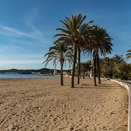 Apartment Climatise Au Lavandou, 1er Etage, Acces Plage, Equipements Complets - Fr-1-803-16